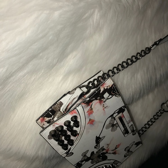 Steve Madden crossbody bag. - Picture 6 of 6